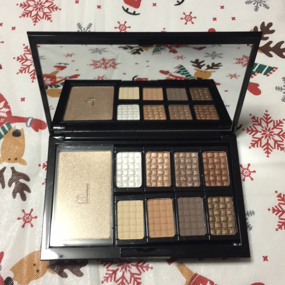 Source Freematic Eyeshadow Pro Palette